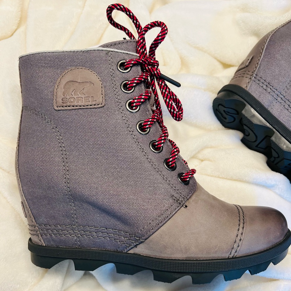 Sorel Joan of Arctic Wedge women’s 8.5 NIB